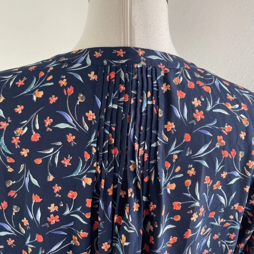 NYDJ Womens Medium‎ Navy Blue Floral Pleated Front 3/4 Sleeve Blouse Top